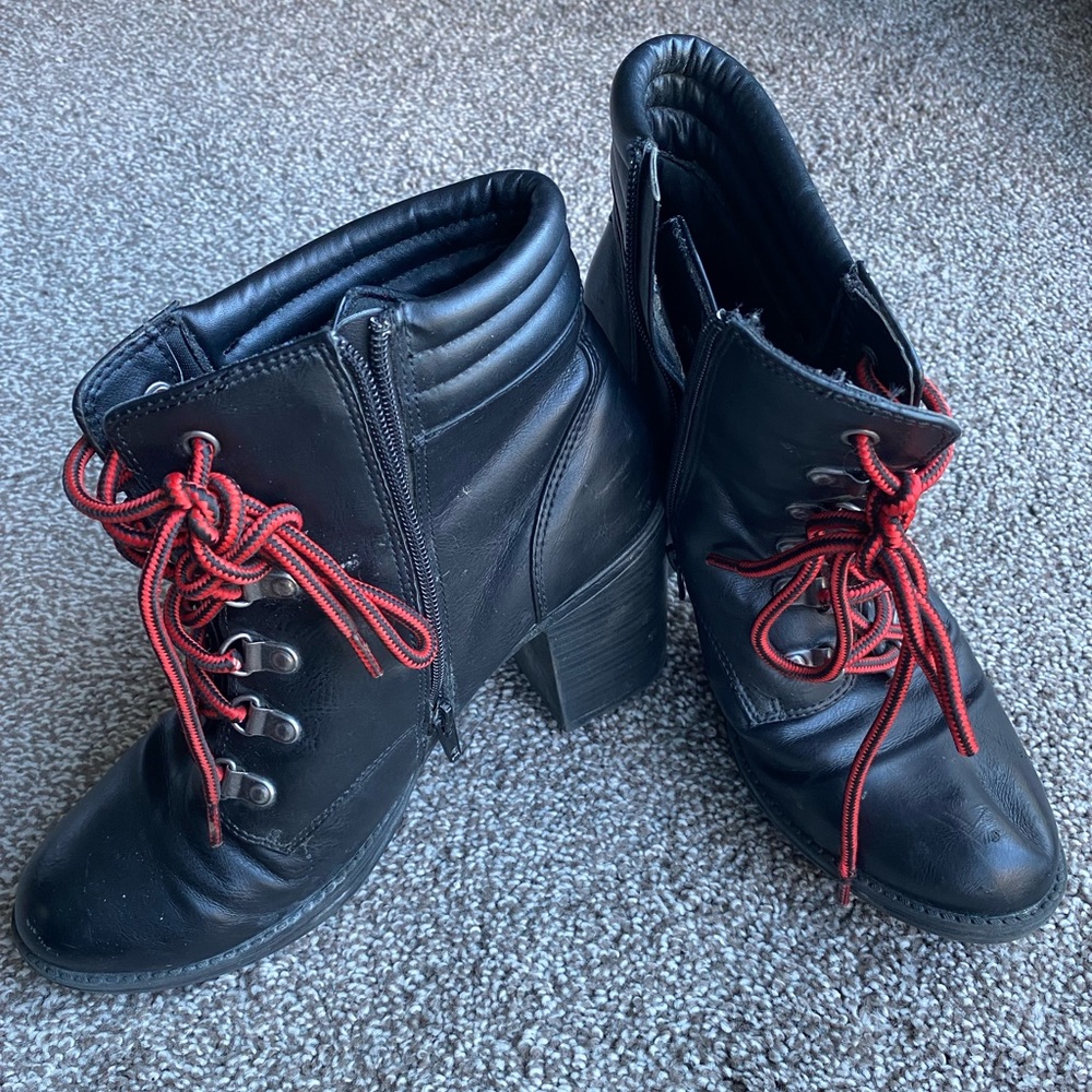 Black heeled combat boots lace up size 9